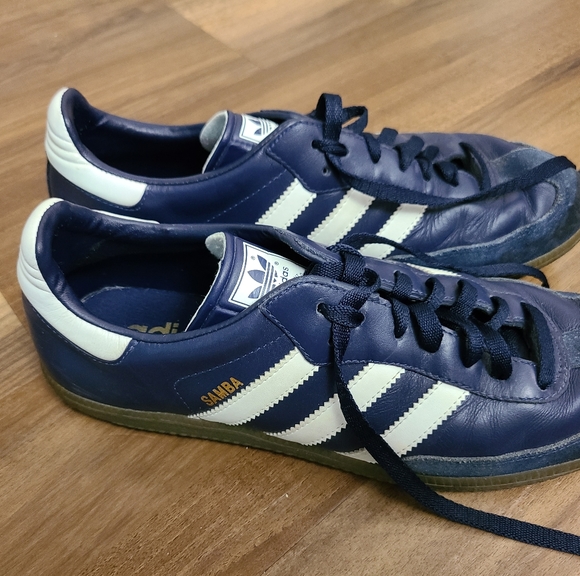 blue and orange sambas